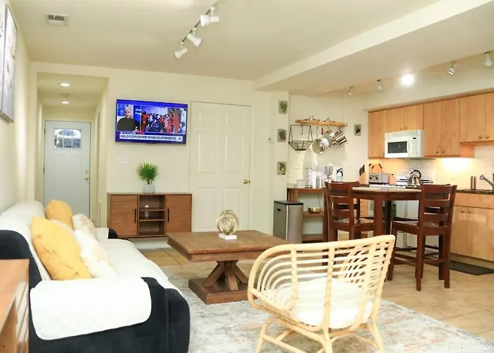Private Room With Ensuite Bathroom Centrally Located