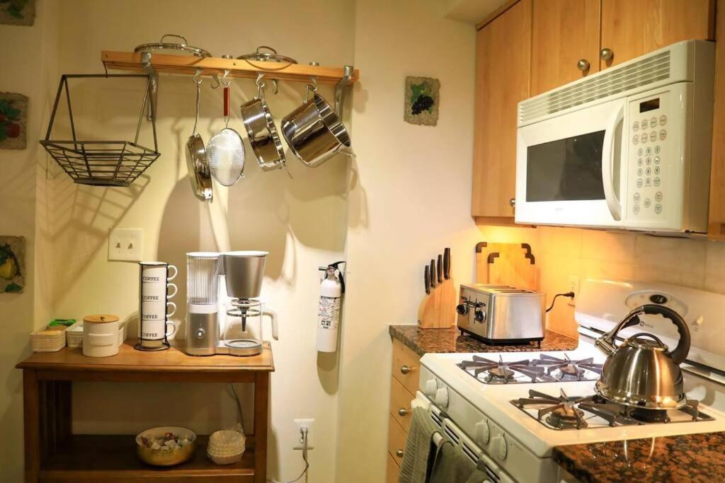 Holiday home Private With Ensuite Bathroom Centrally Located *